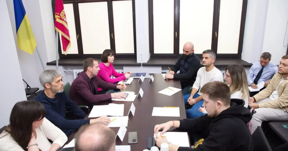 Фото: Харківська ОВА Заступники начальника Харківської ОВА Віта Ковальська та Євген Іванов провели зустріч з представниками місії JERU (Спільне реагування на надзвичайні ситуації в Україні).
