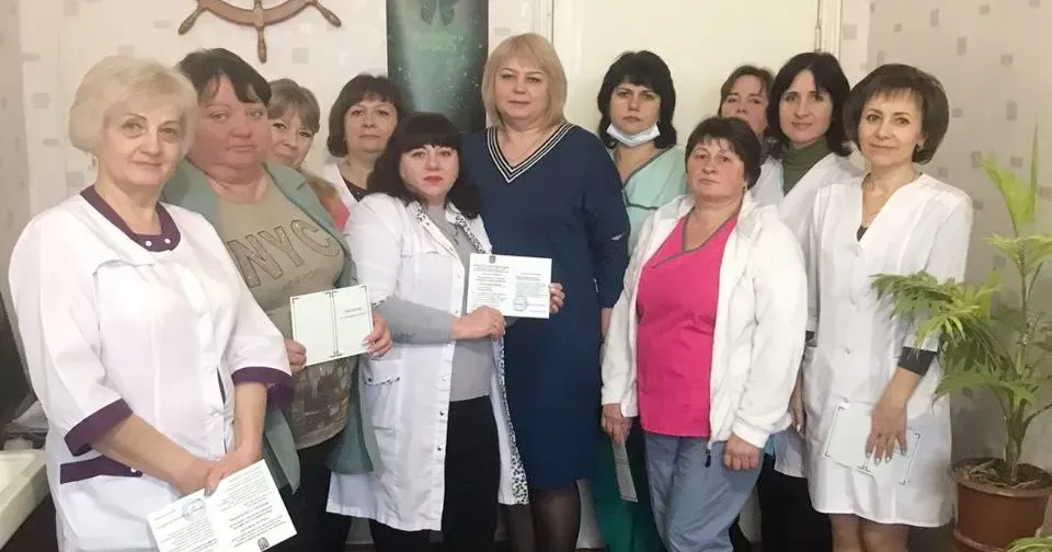 Головна світлина новини на сайті Gromada Group Завдяки ваучеру служби зайнятості медичні сестри Сахновщинської лікарні підвищили свою кваліфікацію на порталі Gromada Group