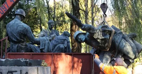 Фото: Центр громадського моніторингу та контролю, сайт 327 нових імен: чому декомунізація стає ще важливішою в умовах війни на порталі Gromada Group